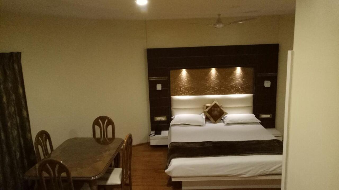 נאסיק Hotel Tapovan מראה חיצוני תמונה